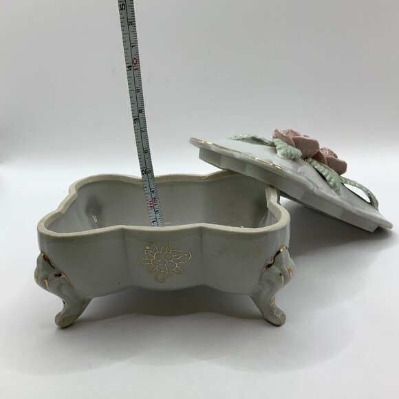 Bond Ware L&M Vintage Porcelain Roses 4 Legged Covered Trinket Box - Picture 6 of 9